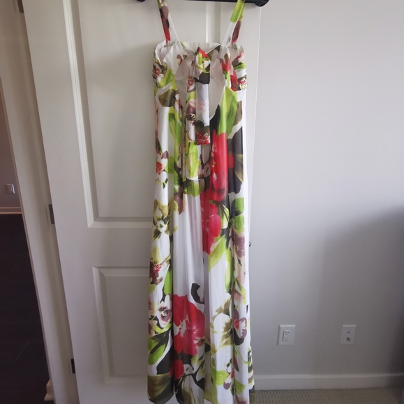 Formal floral maxi dress - Picture 2 of 3